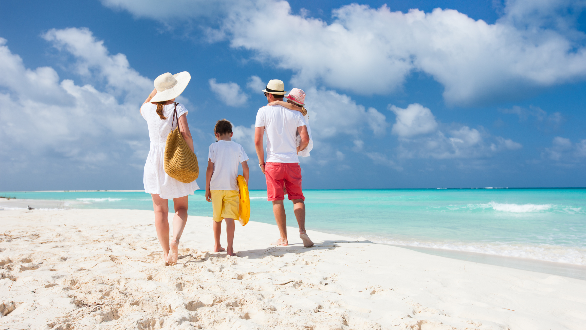 Read more about the article A Complete Packing List for a Beach Vacation